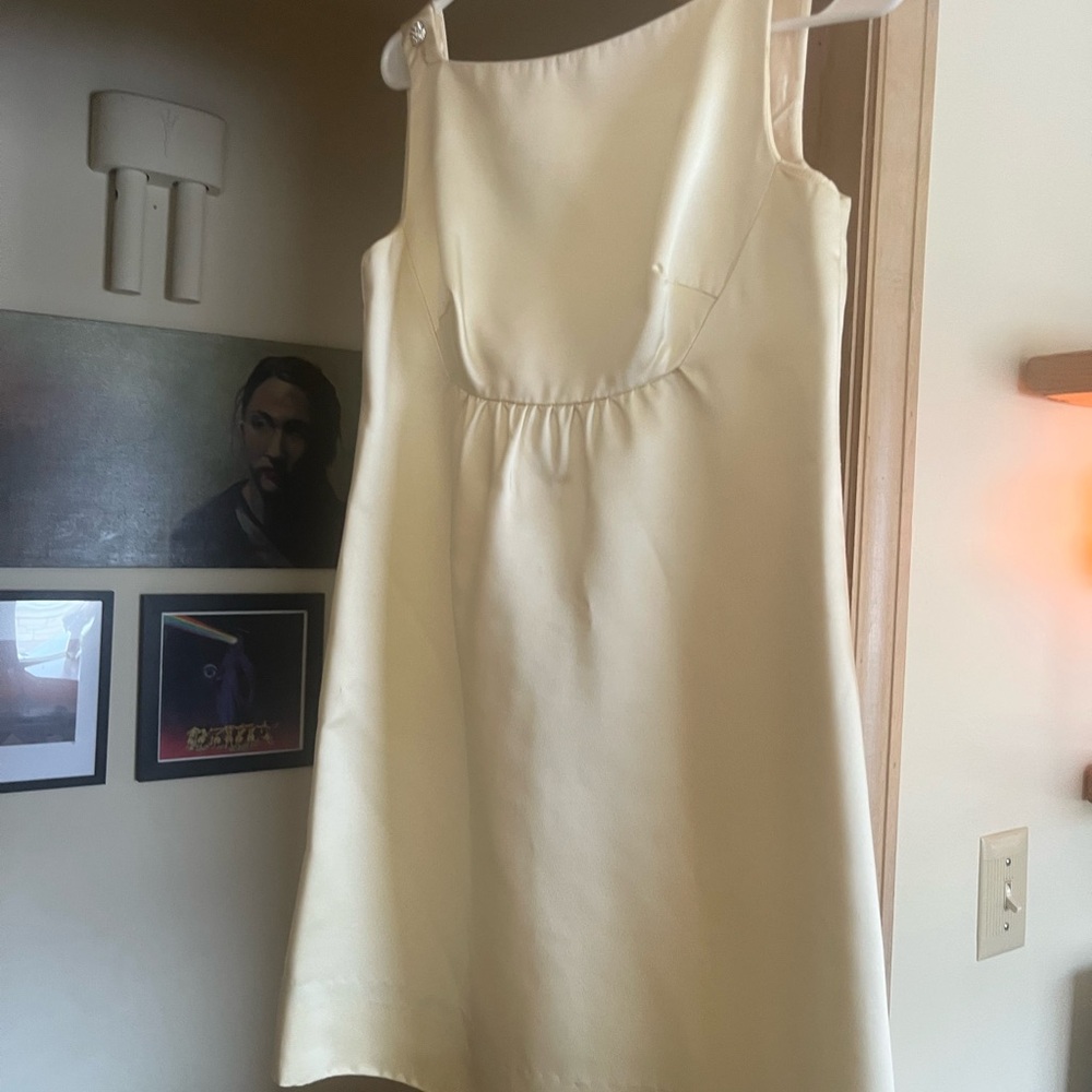 Elegant Cream Sleeveless Dress